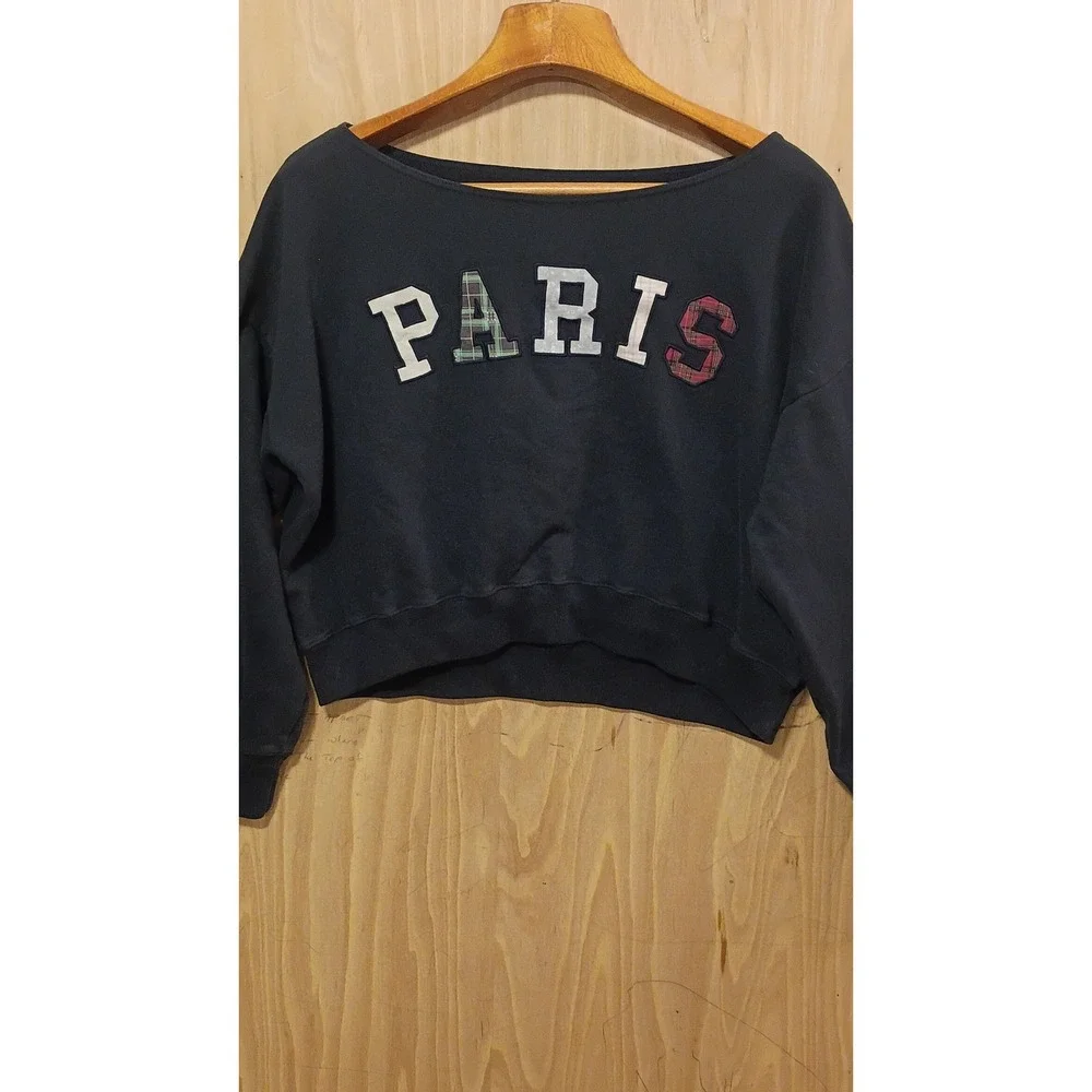 Hollister Paris Plaid Applique Cropped Sweatshirt Black Boat Neck Pullover M